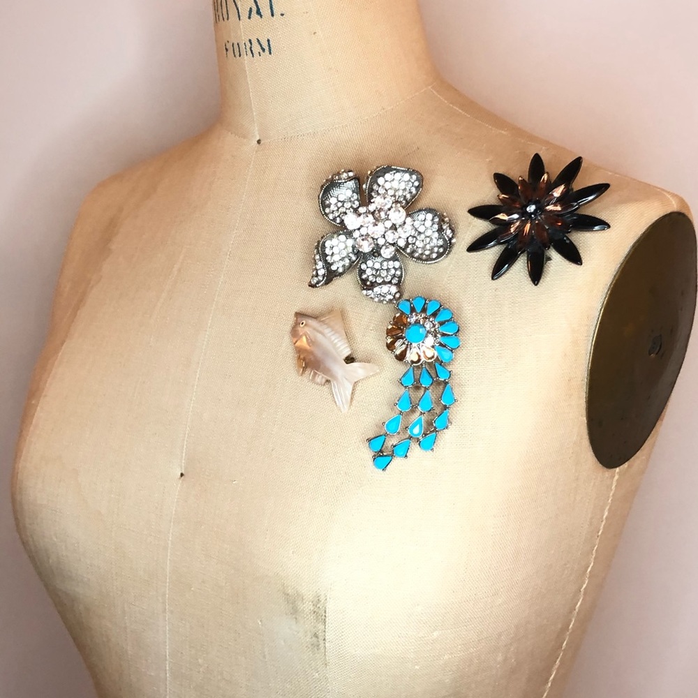 Unique Turquoise Tan Rhinestone Brooch - Picture 9 of 9
